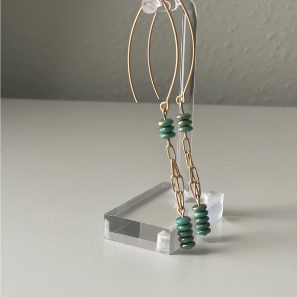 Elegant Gold and Green Dangle Earrings - Picture 1 of 3